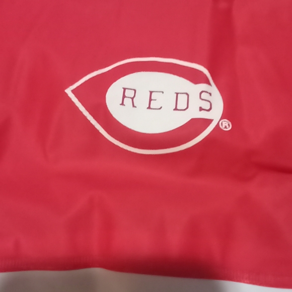 92 Cincinnati Reds PVC Raincoat - Picture 2 of 8